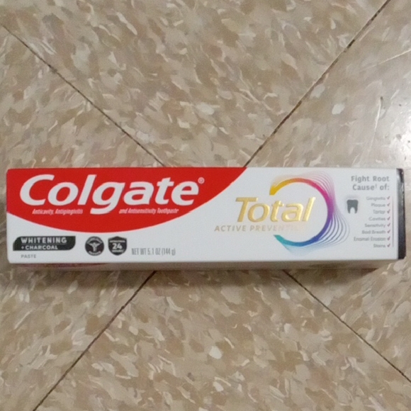 Colgate Total Whitening + Charcoal Toothpaste - Picture 1 of 13